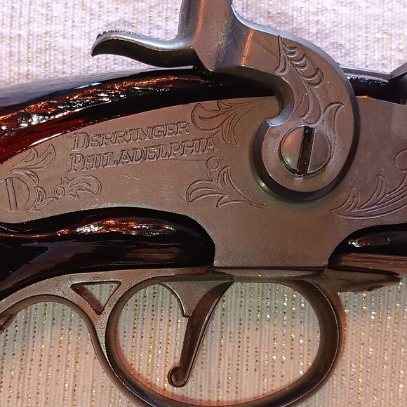 Vintage Derringer Philadelpia Pistol Gun Wild Country After Shave Bottle Full - Picture 2 of 3